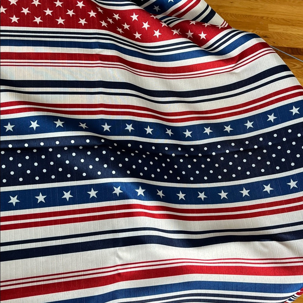 Kohl's Patriotic Fabric Tablecloth and Napkin set - Picture 4 of 9